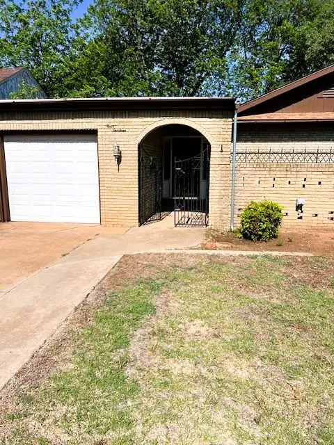 413 N Washington Street, Hobart, OK 73651 - #3