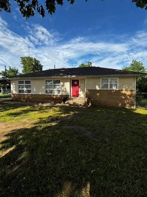 302 S 9th Street, Okemah, OK 74859 - #1
