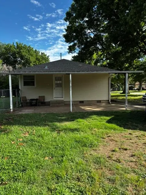 302 S 9th Street, Okemah, OK 74859 - #3