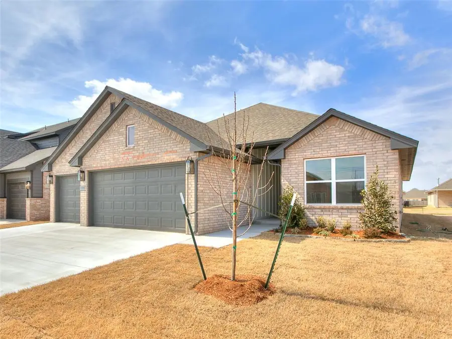 7705 Three Woods Lane, Yukon, OK 73099 - #2