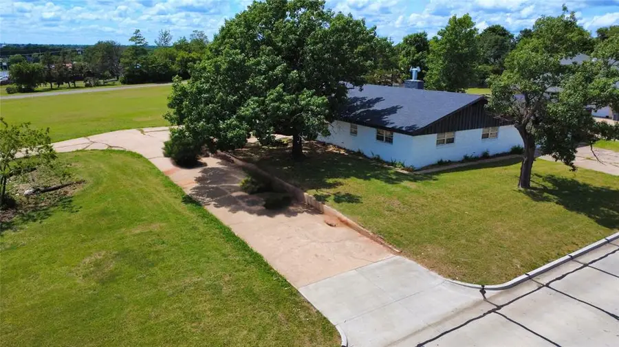 2 NW 36th Street, Lawton, OK 73505 - #3