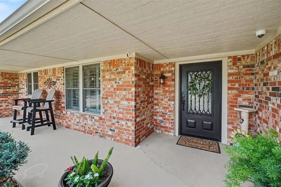 612 Cambridge Drive, Altus, OK 73521 - #3