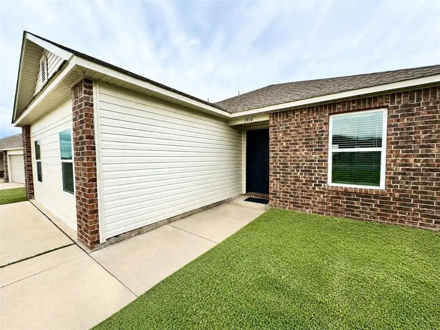 1914 Oak Tree Court, Shawnee, OK 74804 - #2
