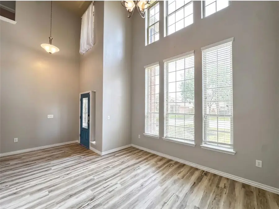 11016 SW 39th Court, Mustang, OK 73064 - #3