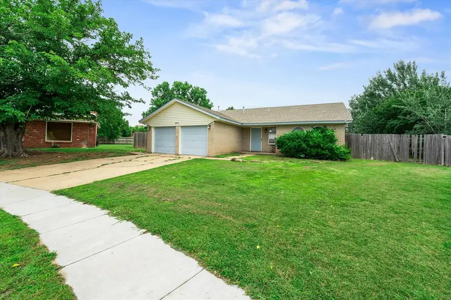 601 SW 27th Street, Moore, OK 73160 - #3
