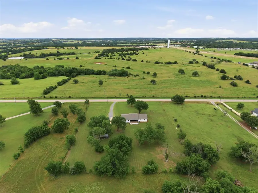 1015 N Midwest Boulevard, Guthrie, OK 73044 - #2
