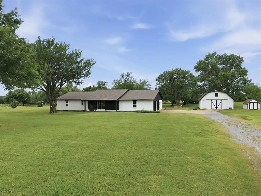 1015 N Midwest Boulevard, Guthrie, OK 73044 - #3
