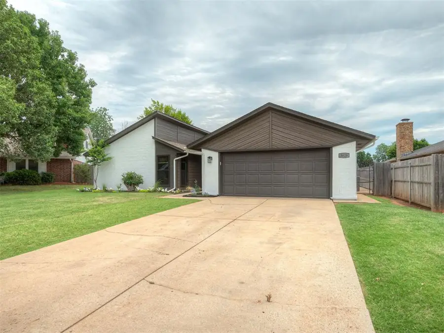 3828 Skyward Circle, Yukon, OK 73099 - #3