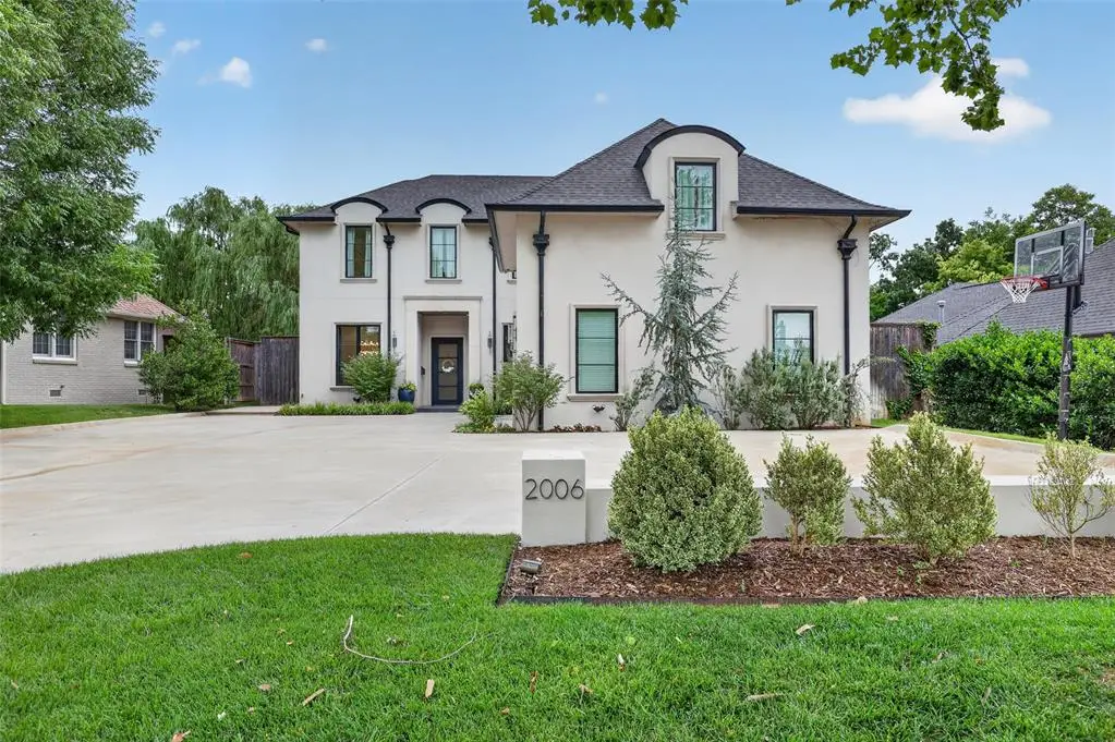 2006 Huntington Avenue, Nichols Hills, OK 73116 - #1