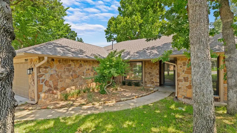 2212 Dover Drive, Edmond, OK 73034 - #2