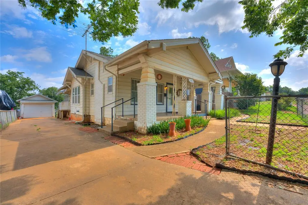 320 E Washington Avenue, Guthrie, OK 73044 - #1