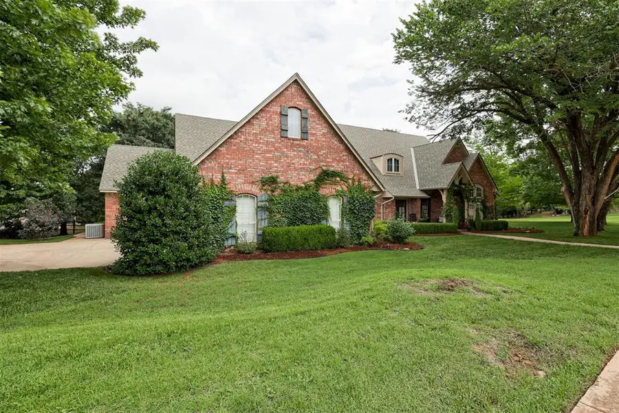 201 Hollowdale Circle, Edmond, OK 73003 - #2