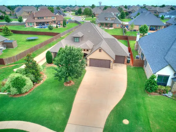 632 Sailboat Bridge Way, Edmond, OK 73034