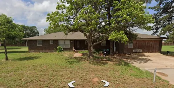 2221 E Davis Road, Weatherford, OK 73096