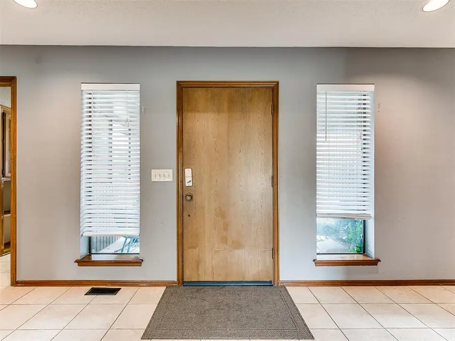 912 Stonehenge Drive, Edmond, OK 73034 - #3