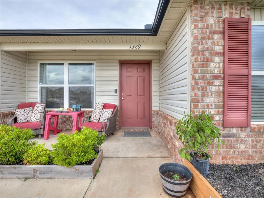 1329 S Rae Drive, Mustang, OK 73064 - #2