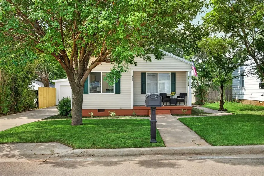 412 W 8th Street, Elk City, OK 73644 - #2