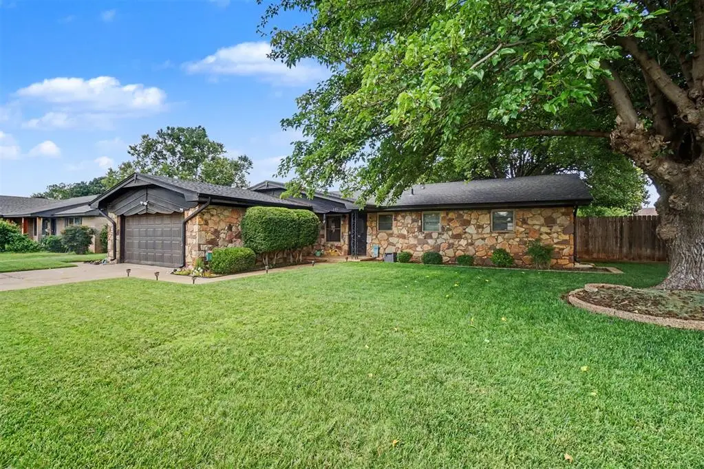 301 S Cardinal Circle, Altus, OK 73521 - #1
