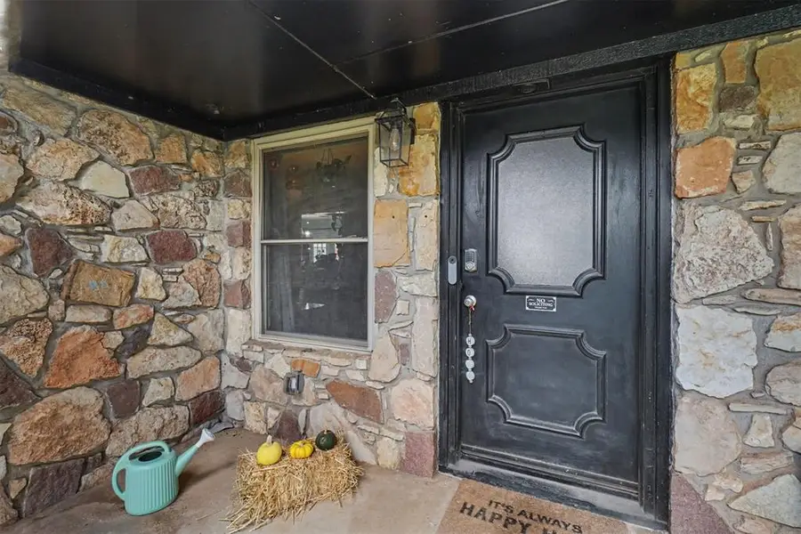 301 S Cardinal Circle, Altus, OK 73521 - #3