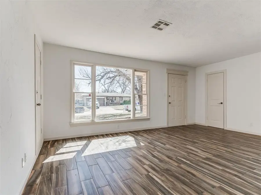 633 E Frolich Drive, Midwest City, OK 73110 - #3
