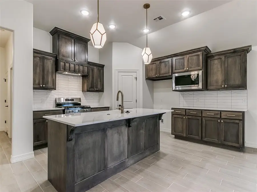 7717 Three Woods Lane, Yukon, OK 73099 - #2