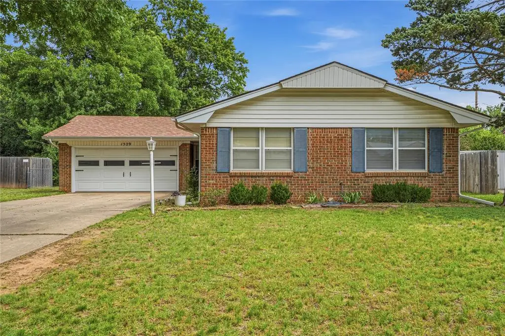 1529 Oakwood Drive, Norman, OK 73069 - #1