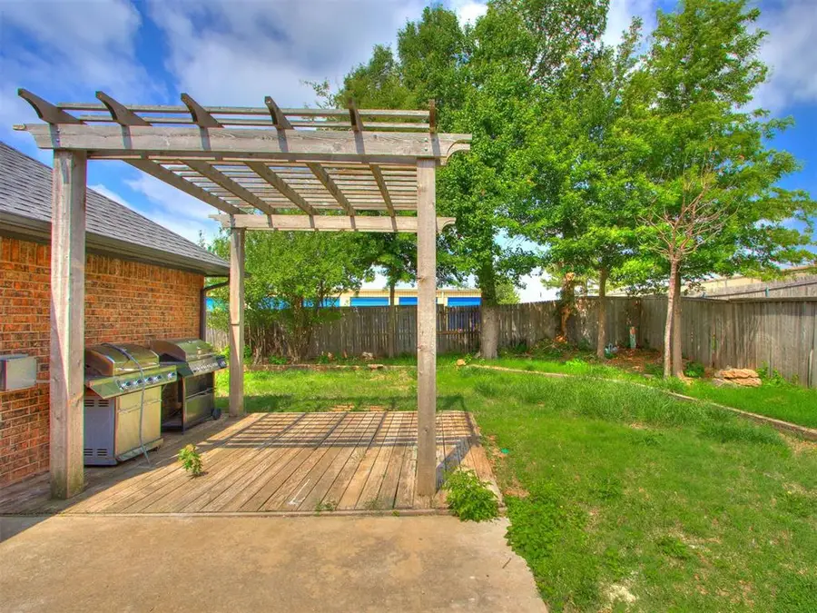 209 Tumbleweed Road, Yukon, OK 73099 - #3