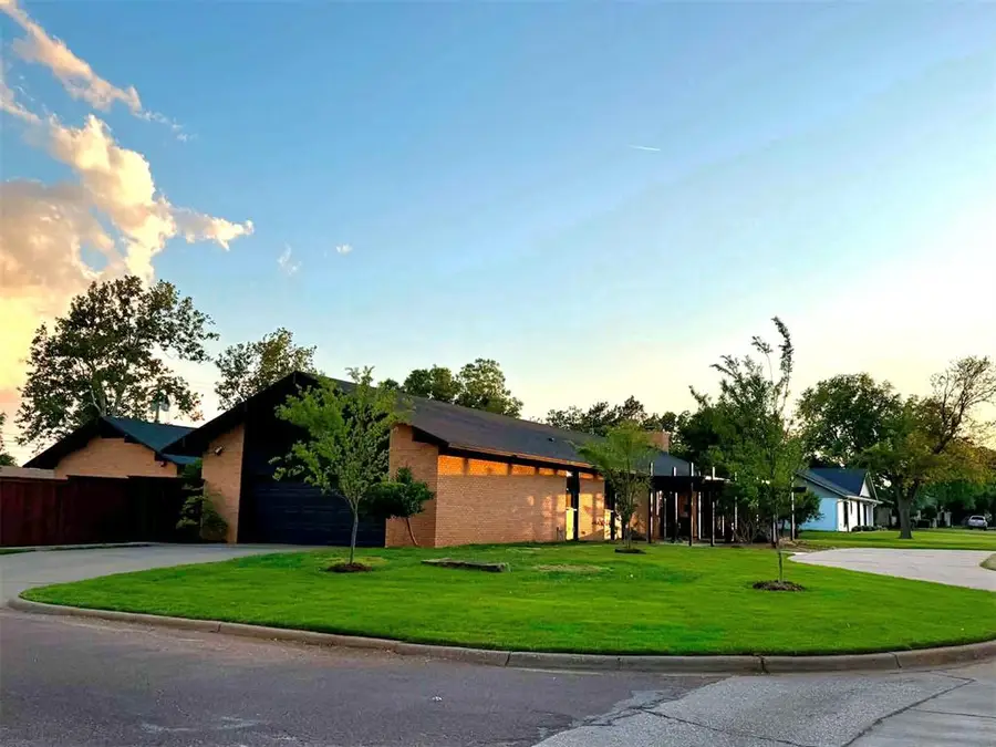 320 Paseo De Vida Street, Altus, OK 73521 - #2