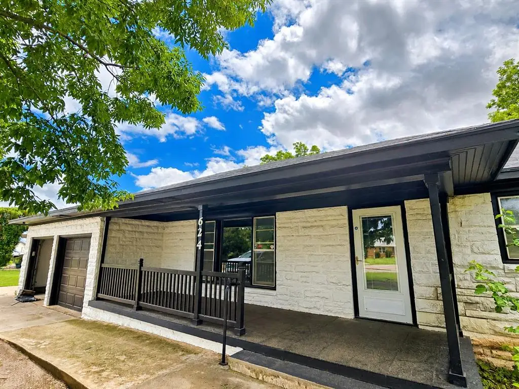 624 Navajoe Road, Altus, OK 73521 - #1