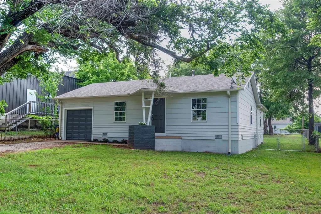 100 S Iowa Avenue, Chandler, OK 74834 - #1