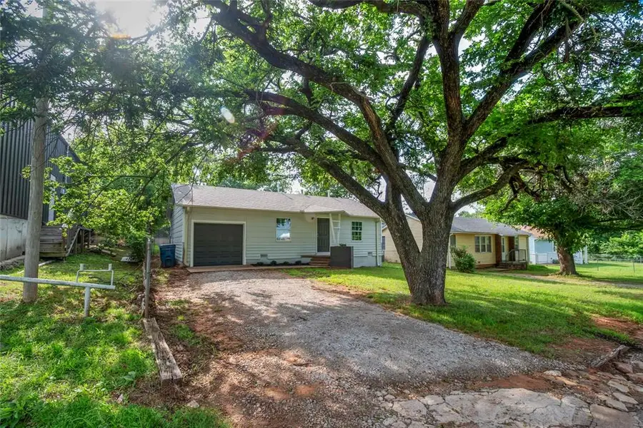 100 S Iowa Avenue, Chandler, OK 74834 - #2