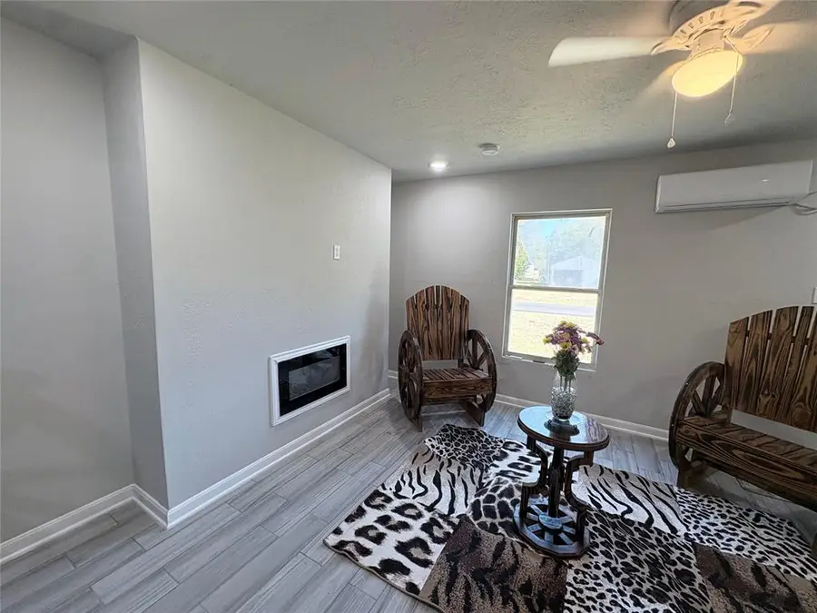 303 N 8th Street, Comanche, OK 73529 - #3