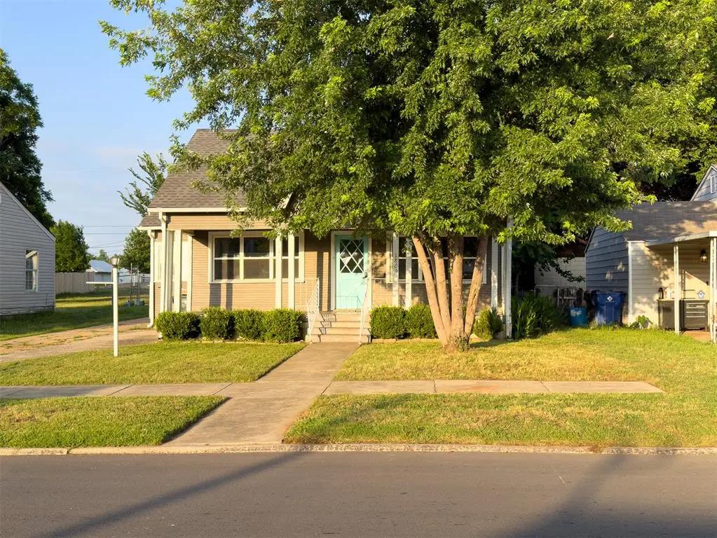 1809 S 14th Street, Chickasha, OK 73018 - #1