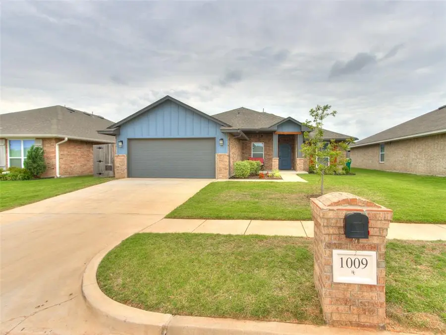 1009 Blackjack Creek Drive, Yukon, OK 73099 - #2