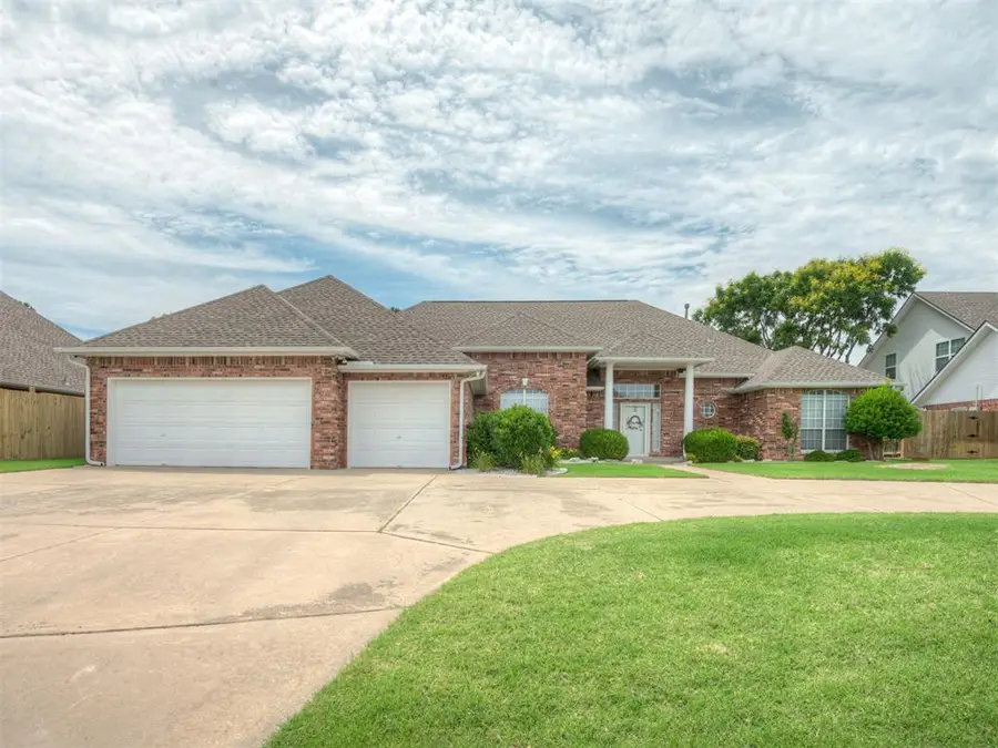 10917 Fountain Boulevard, Oklahoma City, OK 73170 - #2