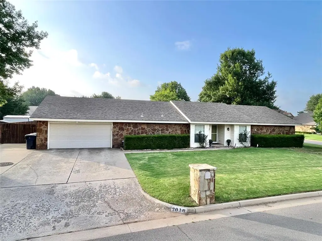 2010 Bonnycastle Lane, Yukon, OK 73099 - #1