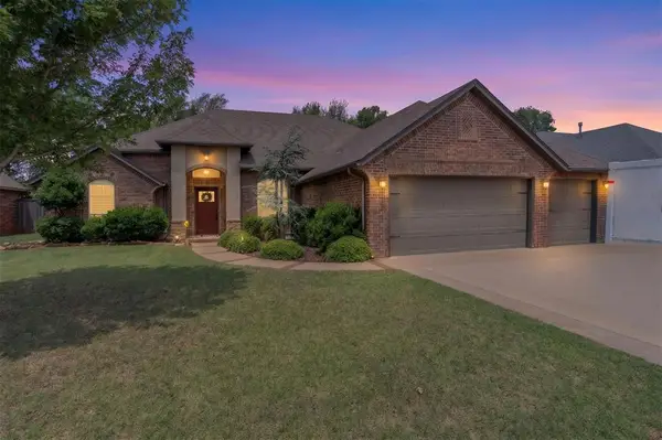 2113 Sycamore Creek Avenue, Yukon, OK 73099