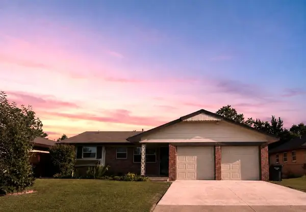 128 SW 12th Street, Moore, OK 73160