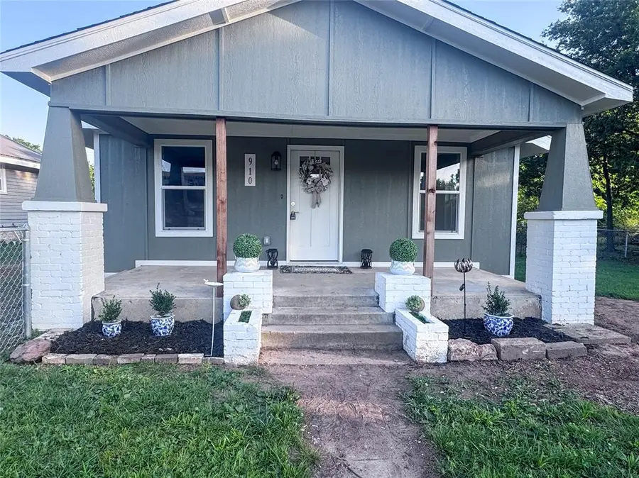 910 W Park Street, Tecumseh, OK 74873 - #2