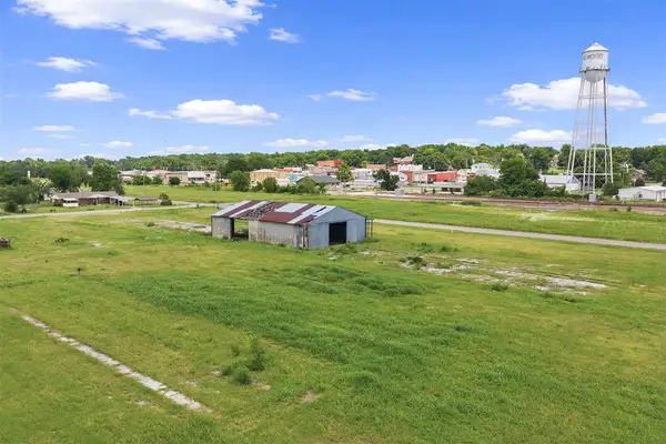 W Chickasaw Street, Wynnewood, OK 73098