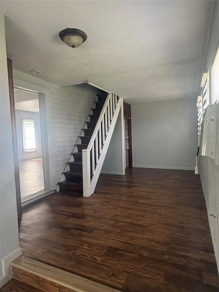213 E Karns Street, Hinton, OK 73047 - #2