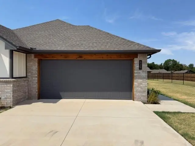 525 Wimbledon Road, Edmond, OK 73003 - #1