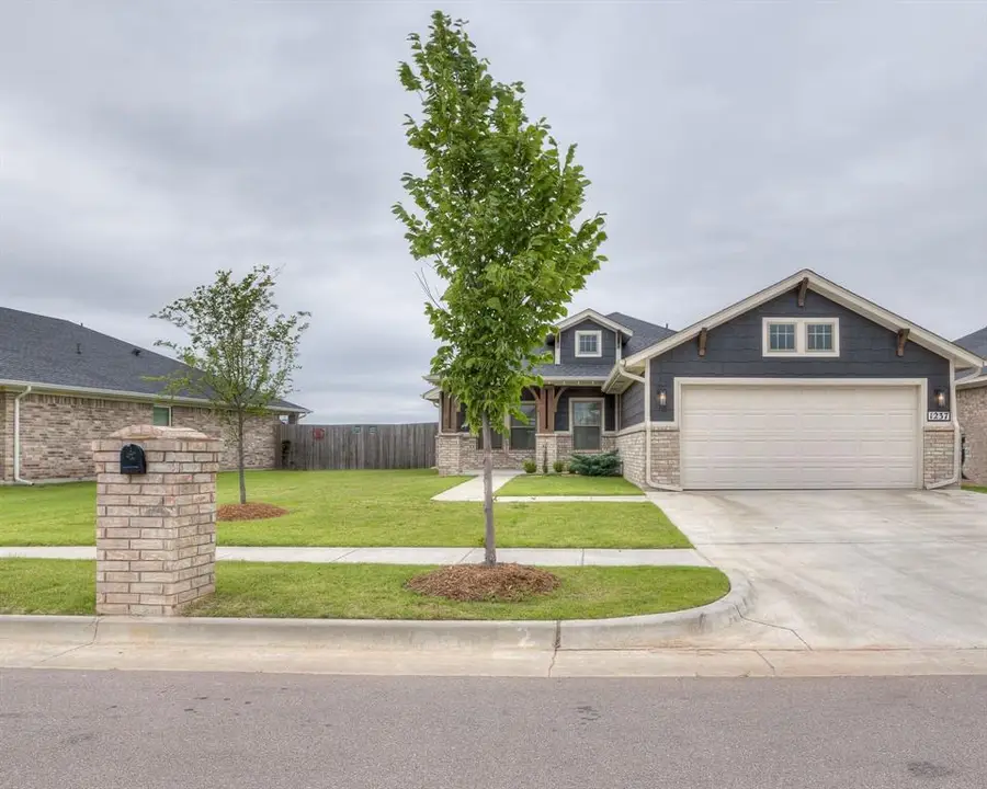 1237 SW 162nd Street, Moore, OK 73170 - #2