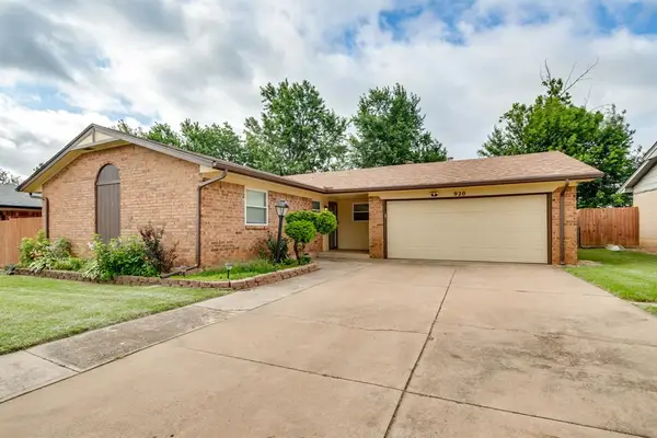 920 NE 6th Street, Moore, OK 73160