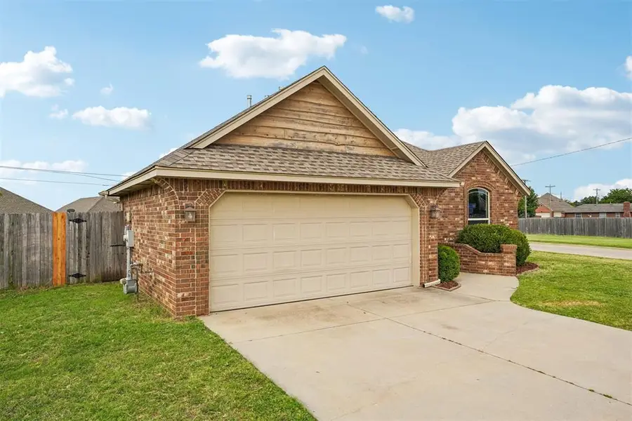 860 SW 10th Street, Moore, OK 73160 - #3