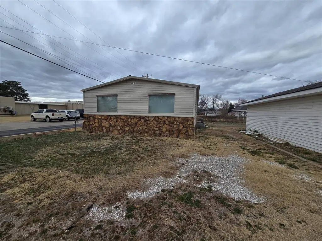 506 W 4th Street, Watonga, OK 73772 - #1