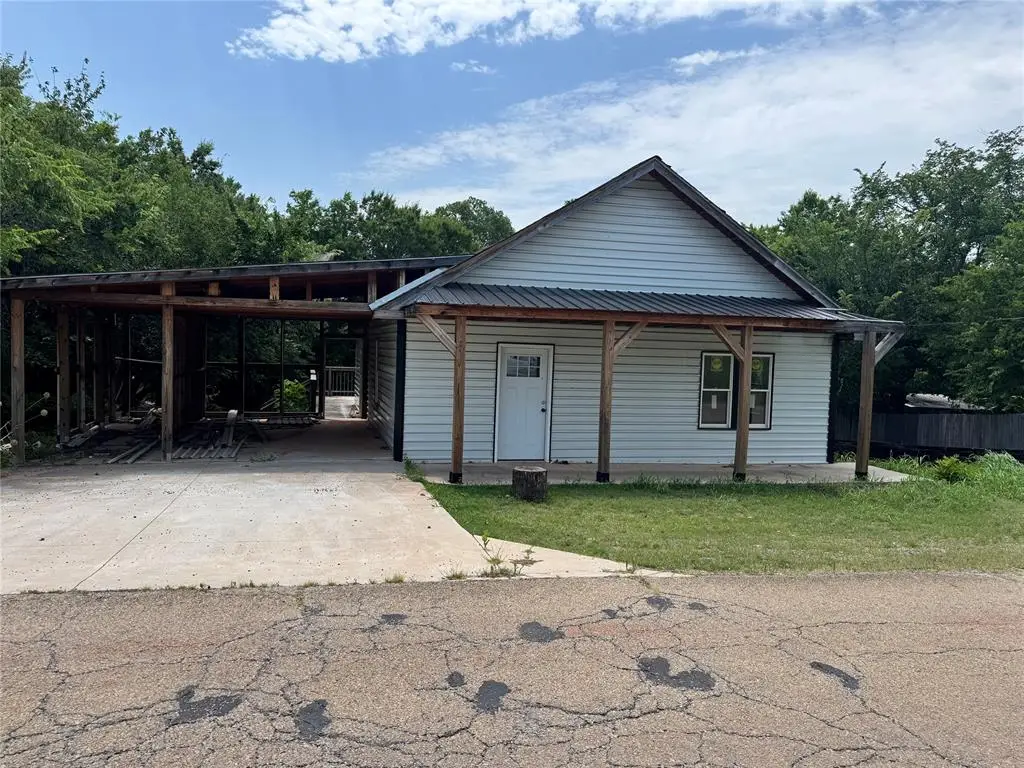 717 S Iowa Avenue, Chandler, OK 74834 - #1