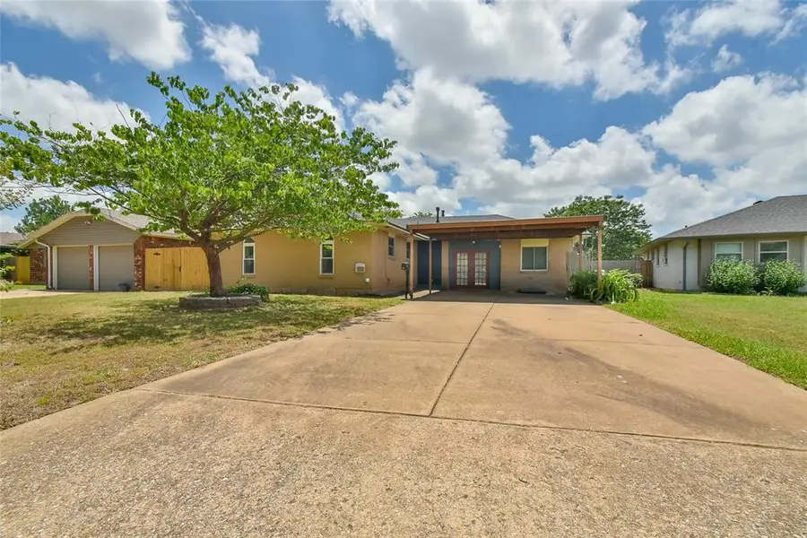1012 NW 7th Place, Moore, OK 73160 - #2