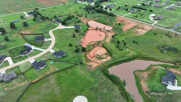 4949 Ranchero Drive, Edmond, OK 73025