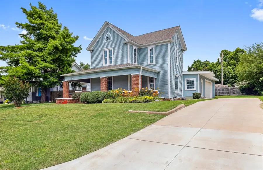 811 S Barker Avenue, El Reno, OK 73036 - #3